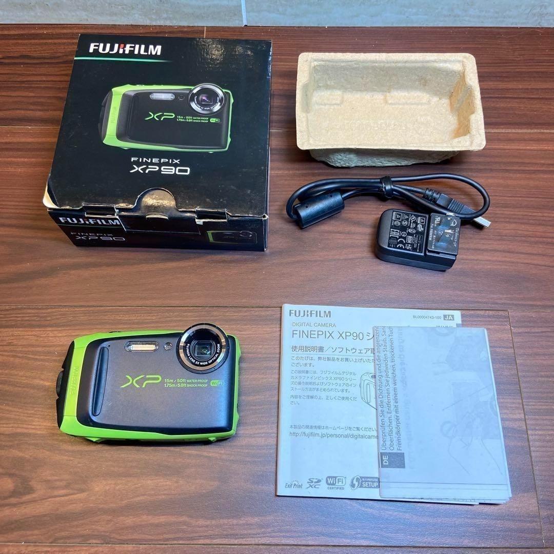 FUJIFILM FINEPIX XP90 デジカメ　ほぼ新品 3440