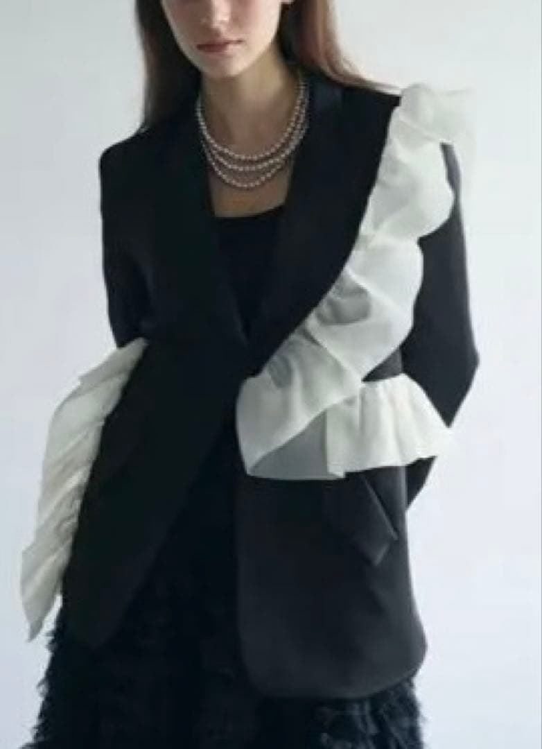 完売品❗️ freneアシメフリルマニッシュジャケット