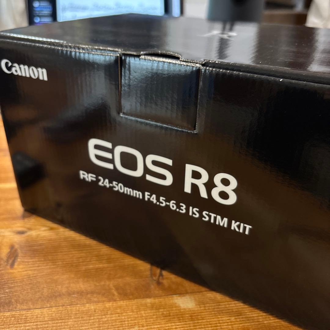 Canon EOS R8 ミラーレスカメラ レンズ おまけ付き