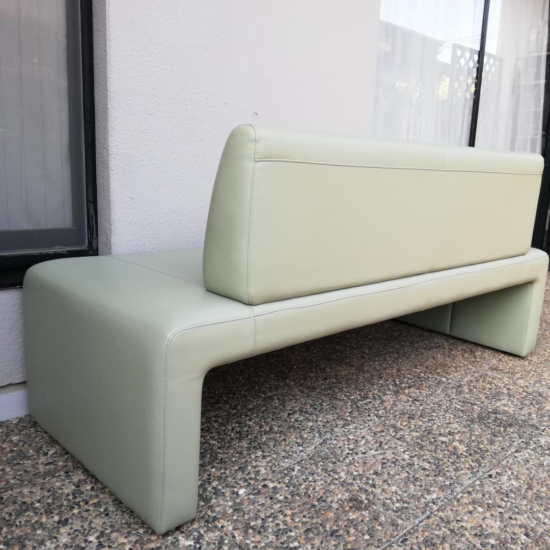 9/12-23発送不可 NeoDesign レザーソファ