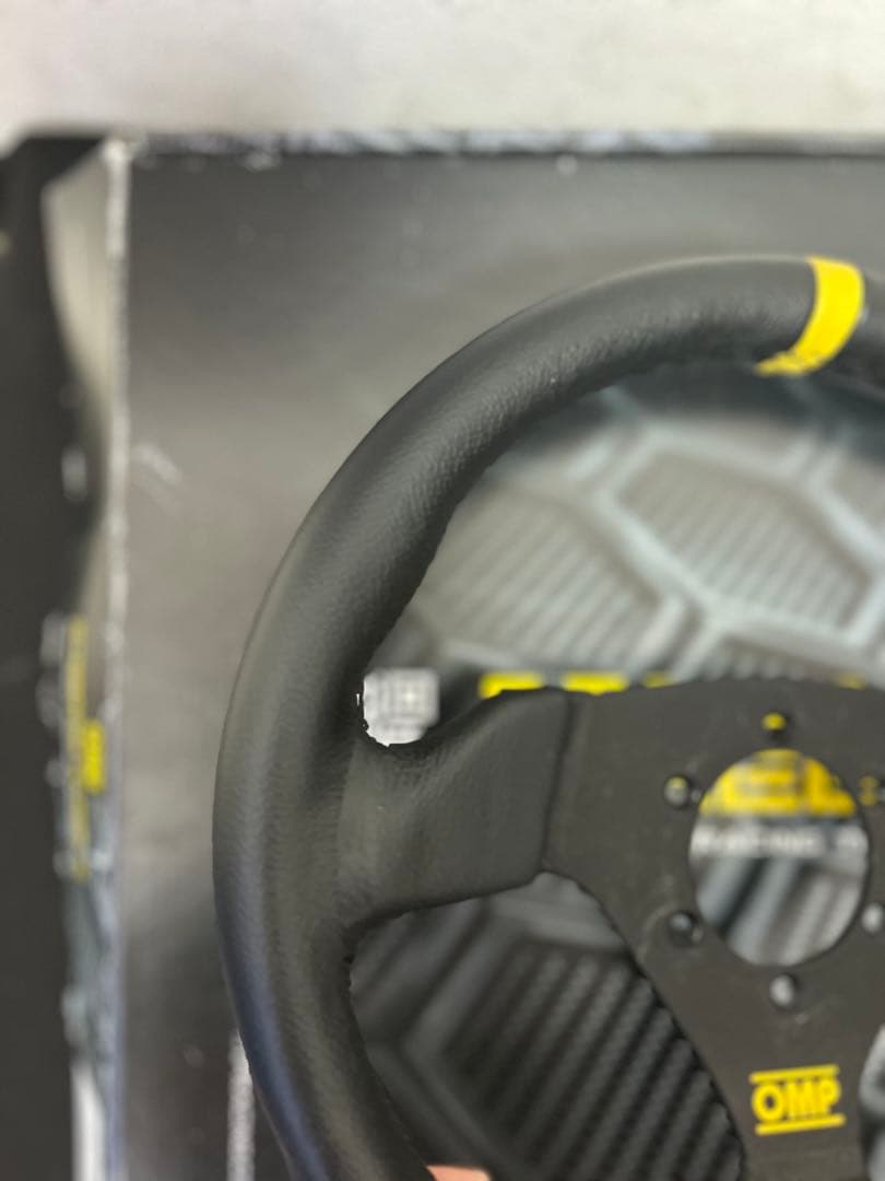 OMP ステアリング 300㎜ トレッチェント 新品ホーンボタン付