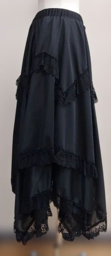 公*o様 アトリエボズ 黒いアシンメトリーロングスカートレース