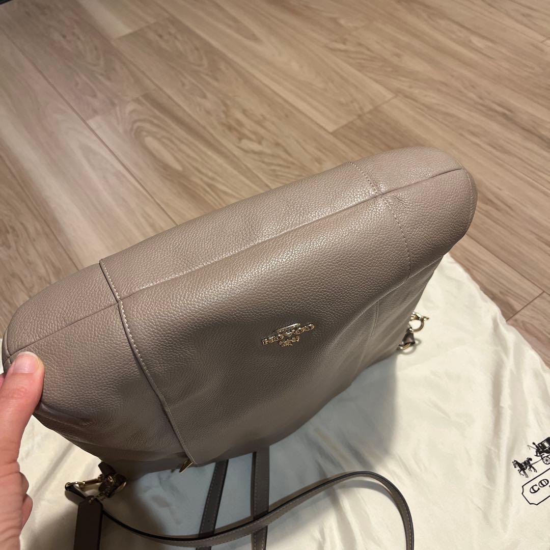 COACH ベージュ レザー ショルダーバッグ