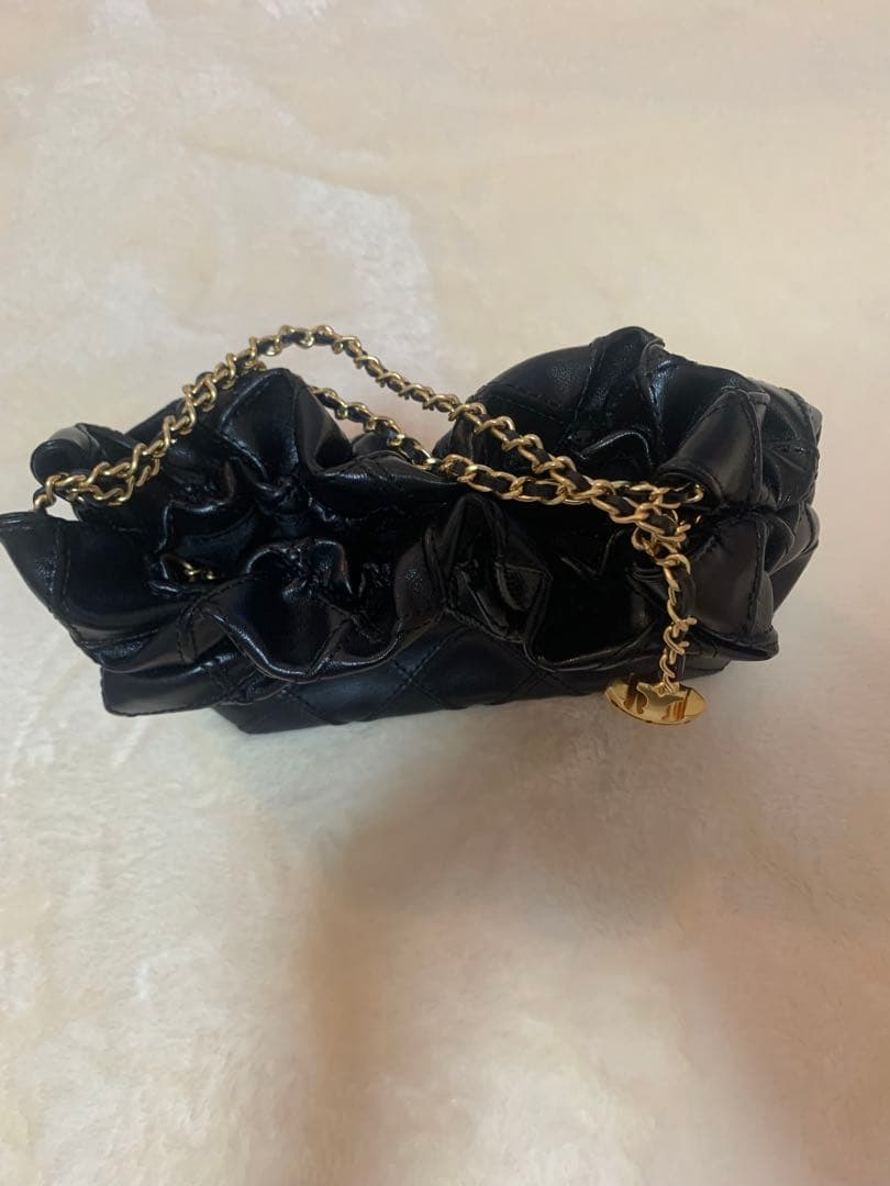 ブラック キルティング ショルダーバッグ