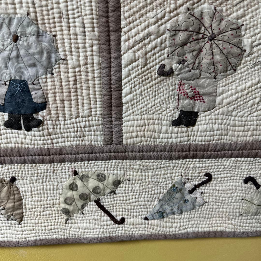 斉藤遥子さんの本を参考にしたパッチワークキルトスーちゃんの傘のタペストリー