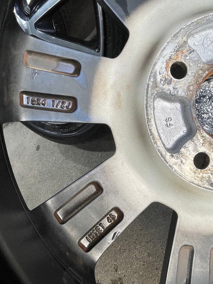 ダイハツ純正ホイール1