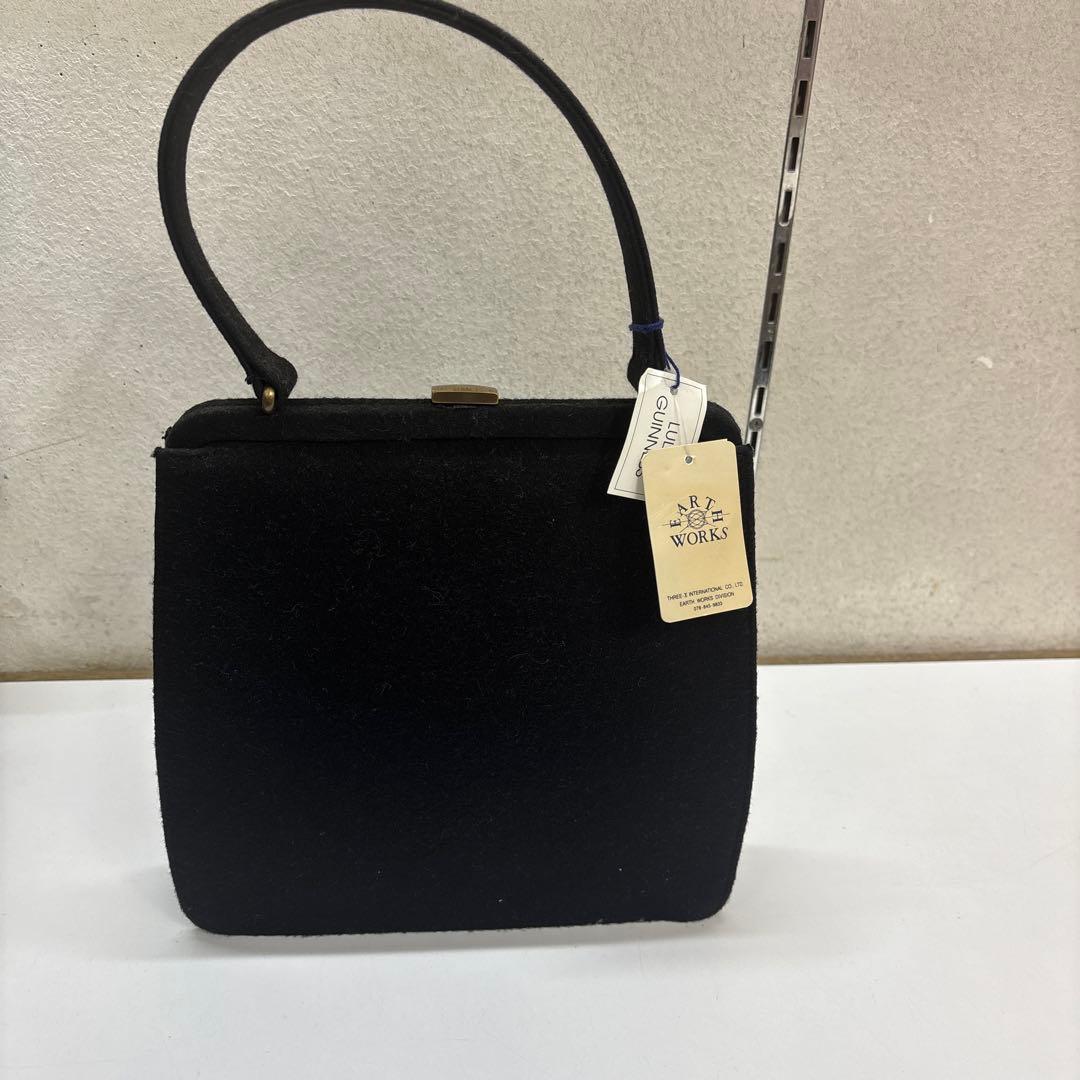 LULU GUINNESS 犬刺繍 パーティーバッグ　￼