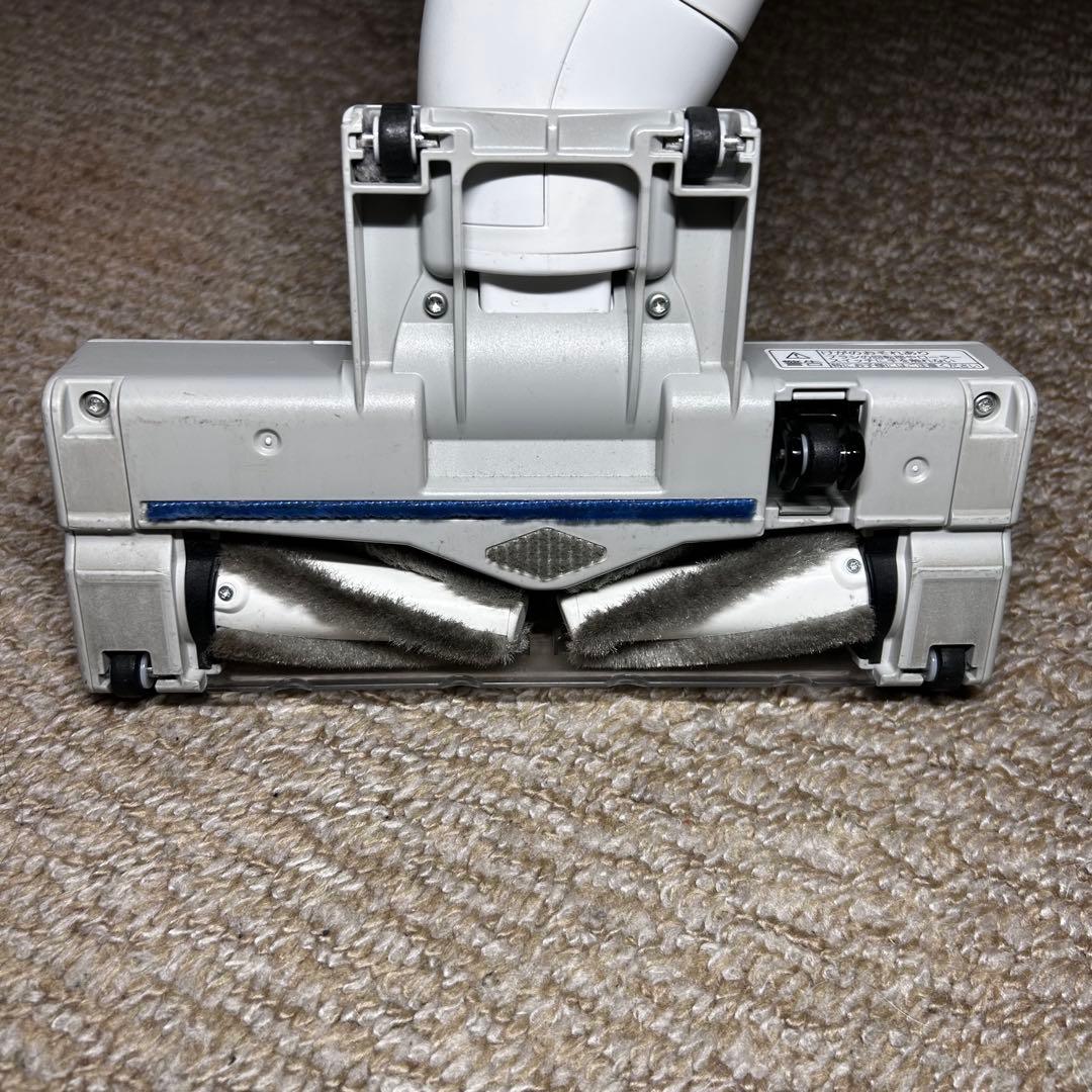 Panasonic MC-NS10K コードレス掃除機 2022年製