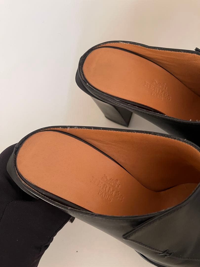 Hermesエルメスブラックレザー スクエアトゥ ミュール36.5