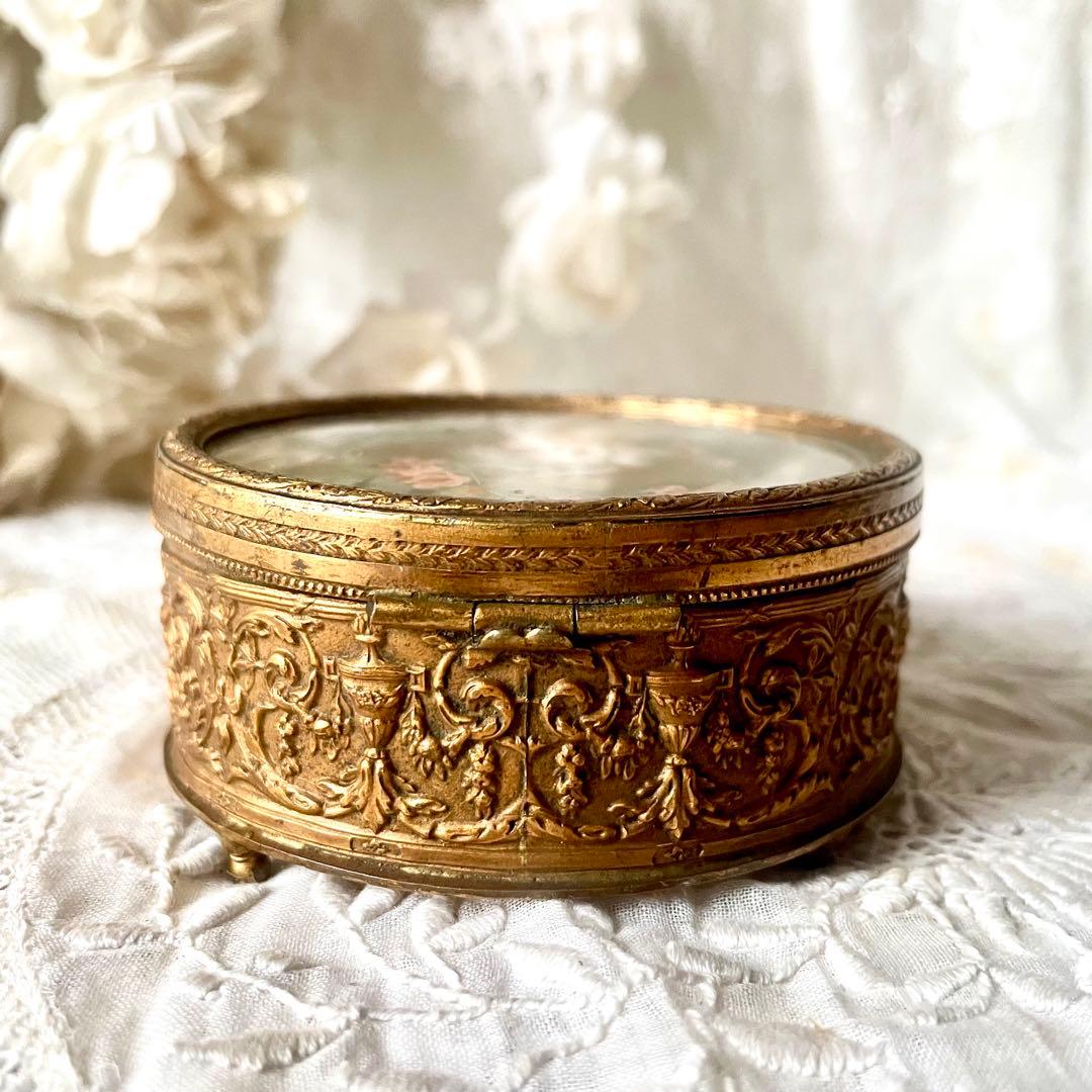 マドモアゼルの絵入りラウンド型ジュエリーボックス　フランスアンティーク