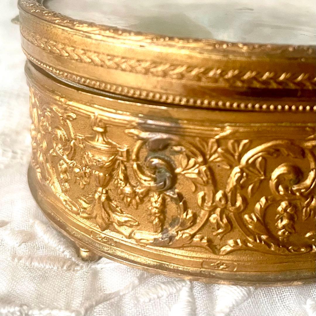 マドモアゼルの絵入りラウンド型ジュエリーボックス　フランスアンティーク