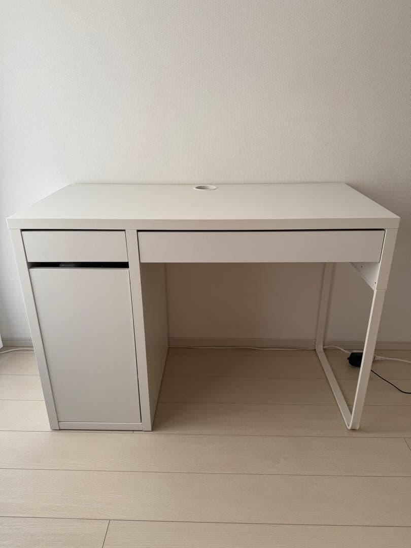 ホワイトデスク 収納付き シンプルデザイン