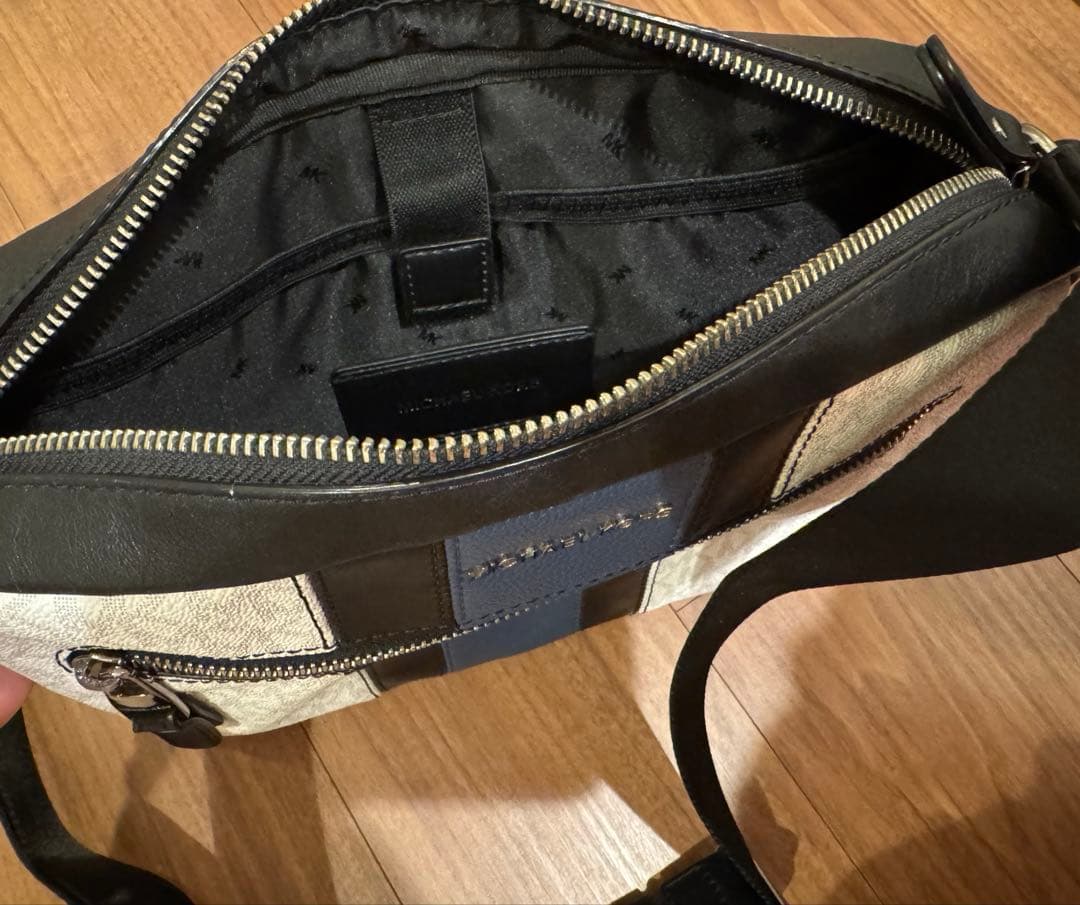 マイケルコース　ショルダーバッグ　カメラバッグ　メンズ