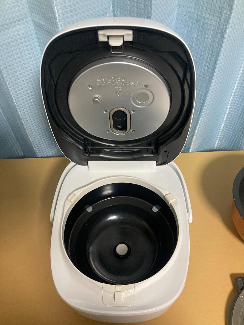 RC-10RM-W TOSHIBA 東芝IHジャー炊飯器5.5合炊き2020年製