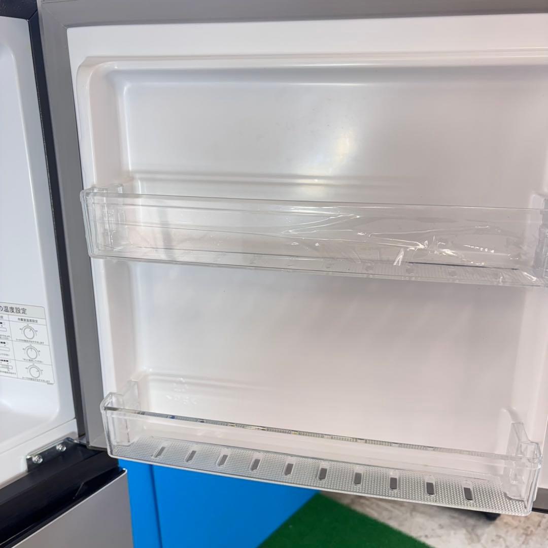 731 大人気　シルバー　冷蔵庫　小型　大型　一人暮らし　200L〜300L