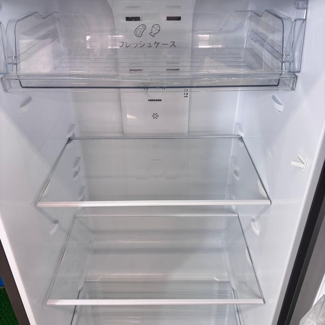 731 大人気　シルバー　冷蔵庫　小型　大型　一人暮らし　200L〜300L