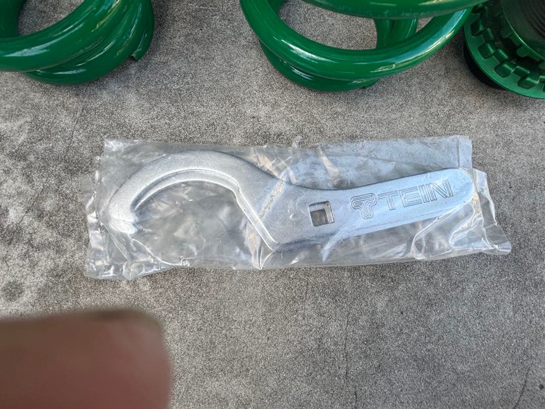 セレナc27e-power TEIN FLEX Z 車高調キット