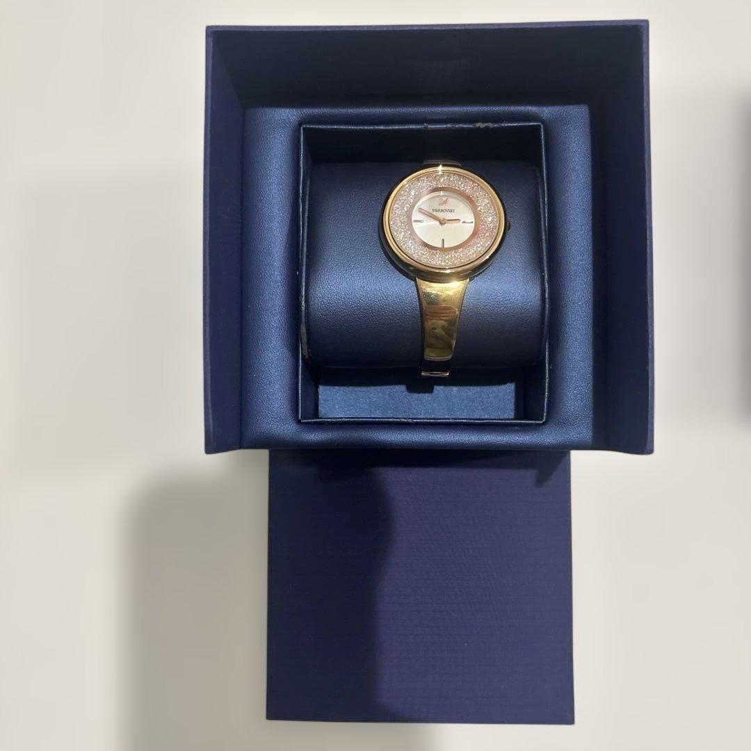 稼動品　スワロフスキー　クリスタルライン　ゴールドバングル　腕時計