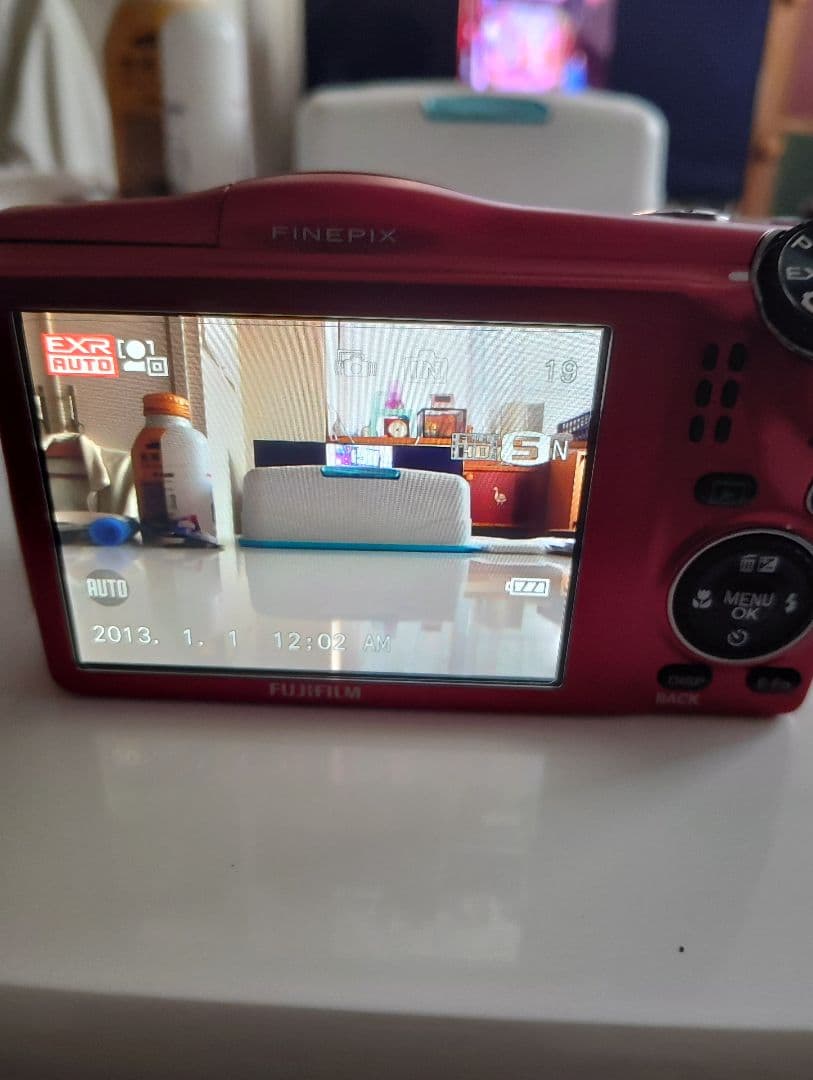 RAKUDA様購入•富士FinePix F820 EXR レッド光学18倍ズーム