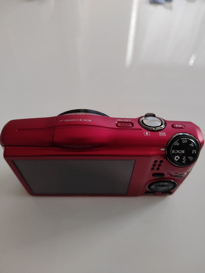 RAKUDA様購入•富士FinePix F820 EXR レッド光学18倍ズーム