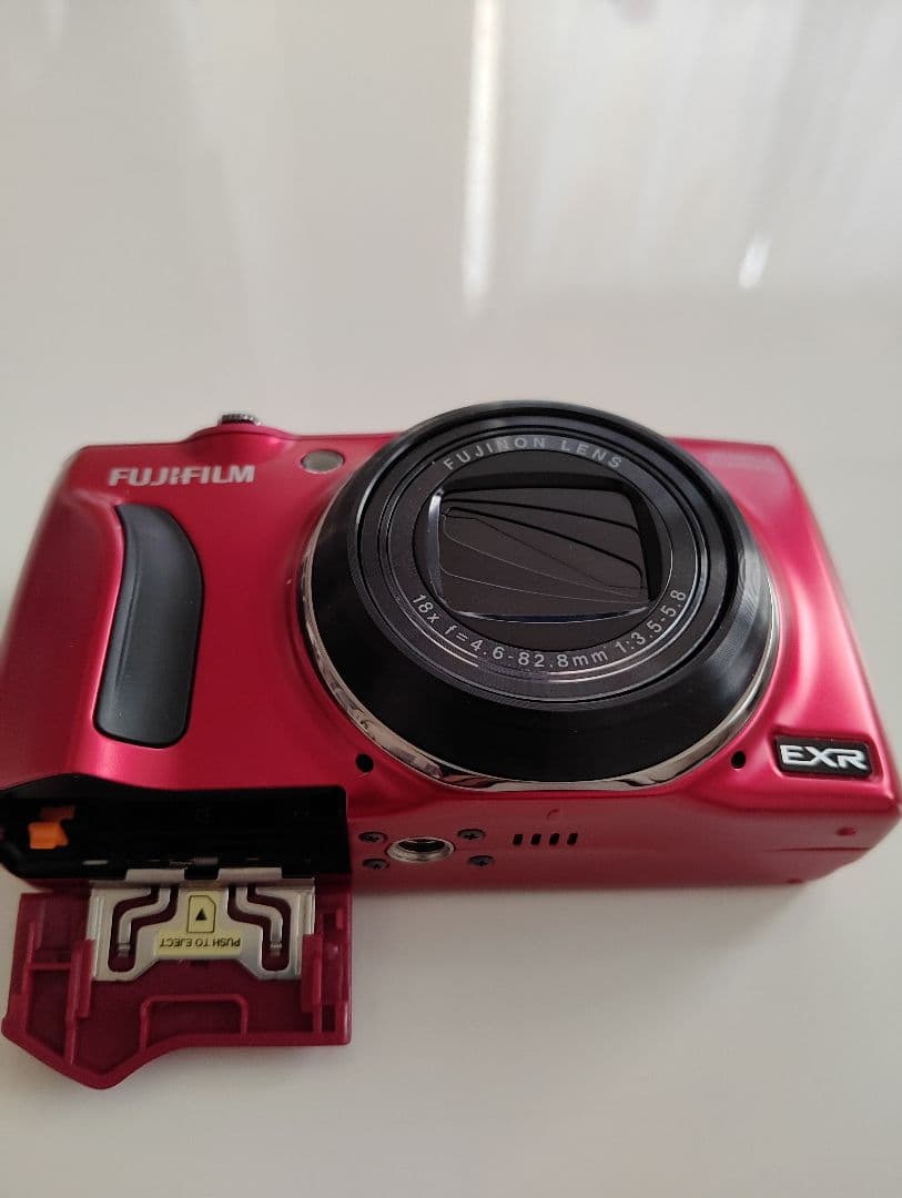 RAKUDA様購入•富士FinePix F820 EXR レッド光学18倍ズーム