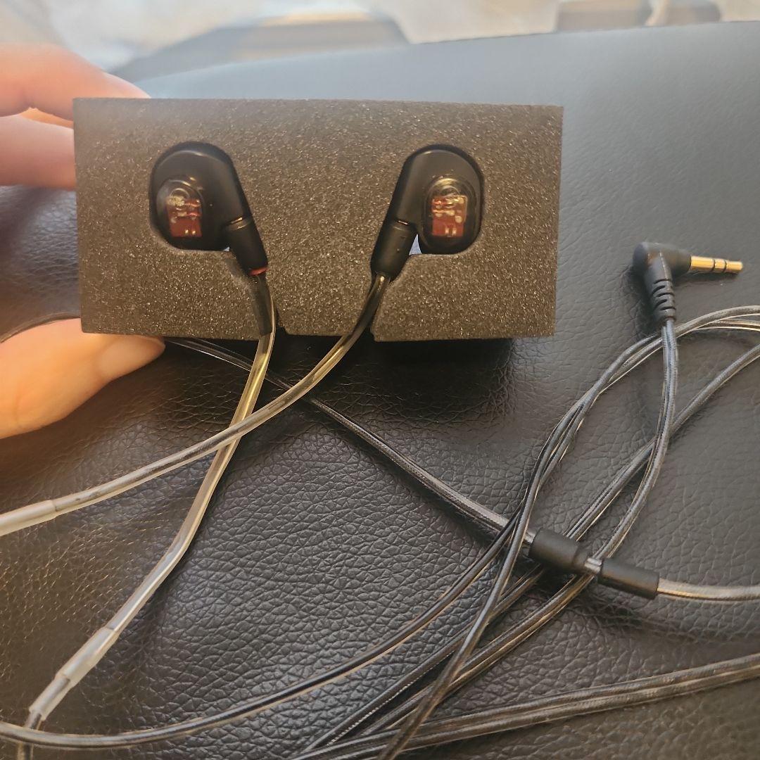 イヤホン audio-technica ATH-E70