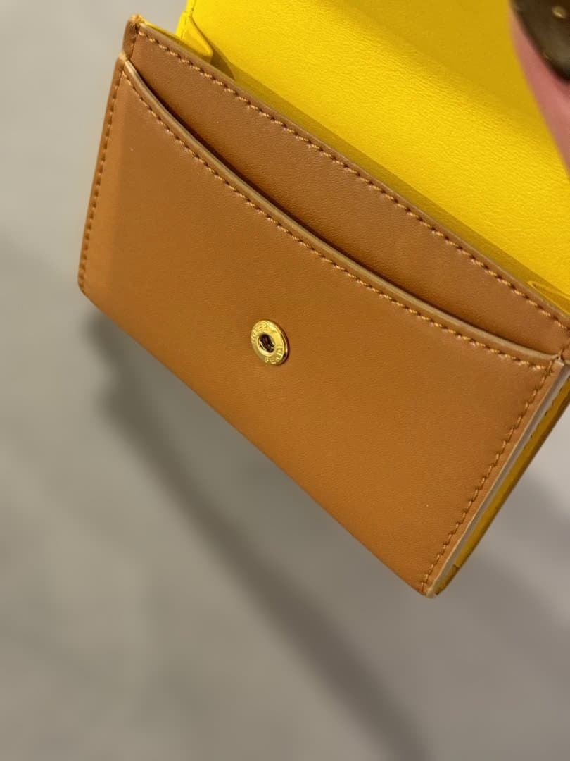 【箱付き！】FENDI名刺入れ