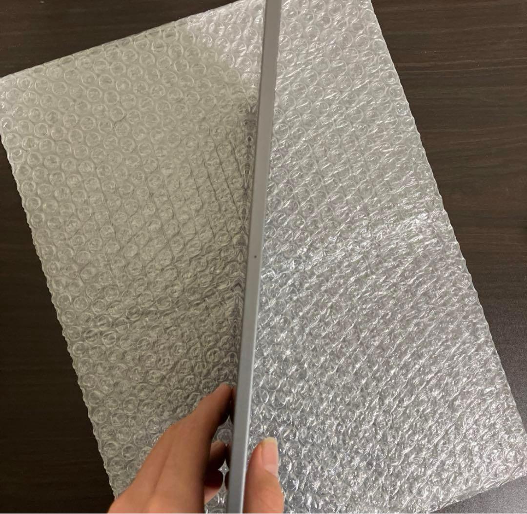 iPad Pro 256GBとケース2個