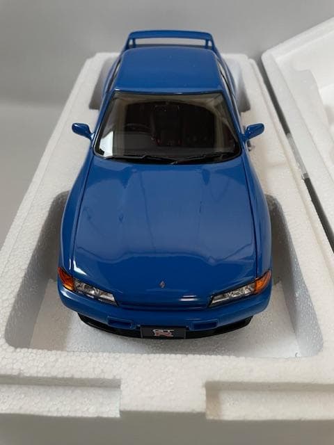 ミニカー AUTOart 1/18 SKYLINE GT-R (R32) V-SpecII
