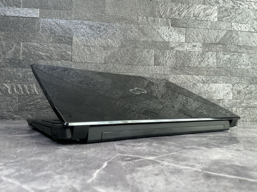 FUJITSU corei7 新品SSD480 新品メモリ16 office