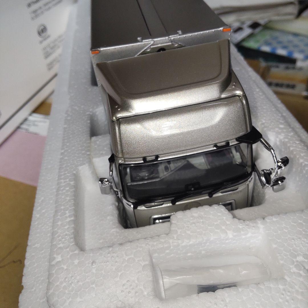 UD Trucks Quon ミニカー 1/43スケール