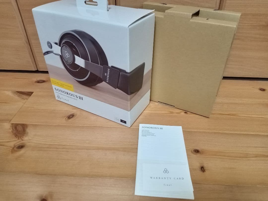 final SONOROUSⅢ　ヘッドホン、final純正ヘッドホンスタンド　他