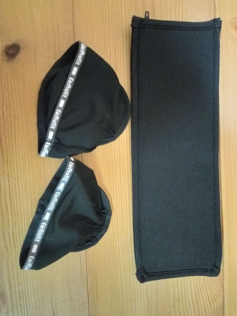 final SONOROUSⅢ　ヘッドホン、final純正ヘッドホンスタンド　他