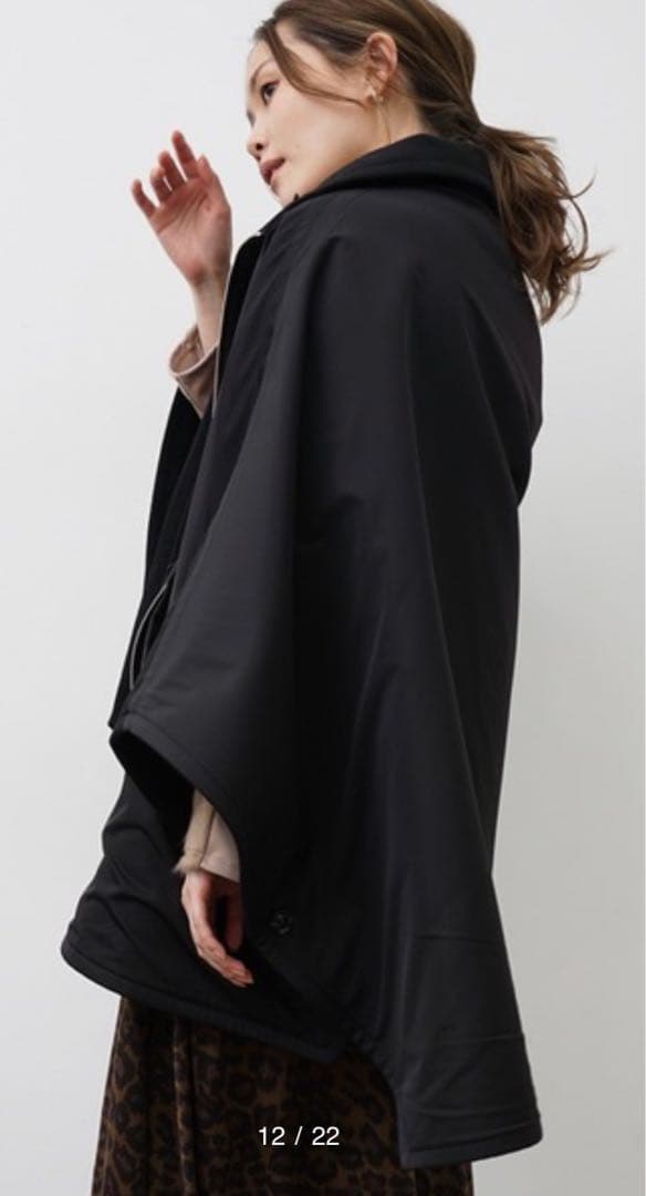 (未使用級)ヘレンチア　リバーシブルポンチョ　2way ケープコート　黒色