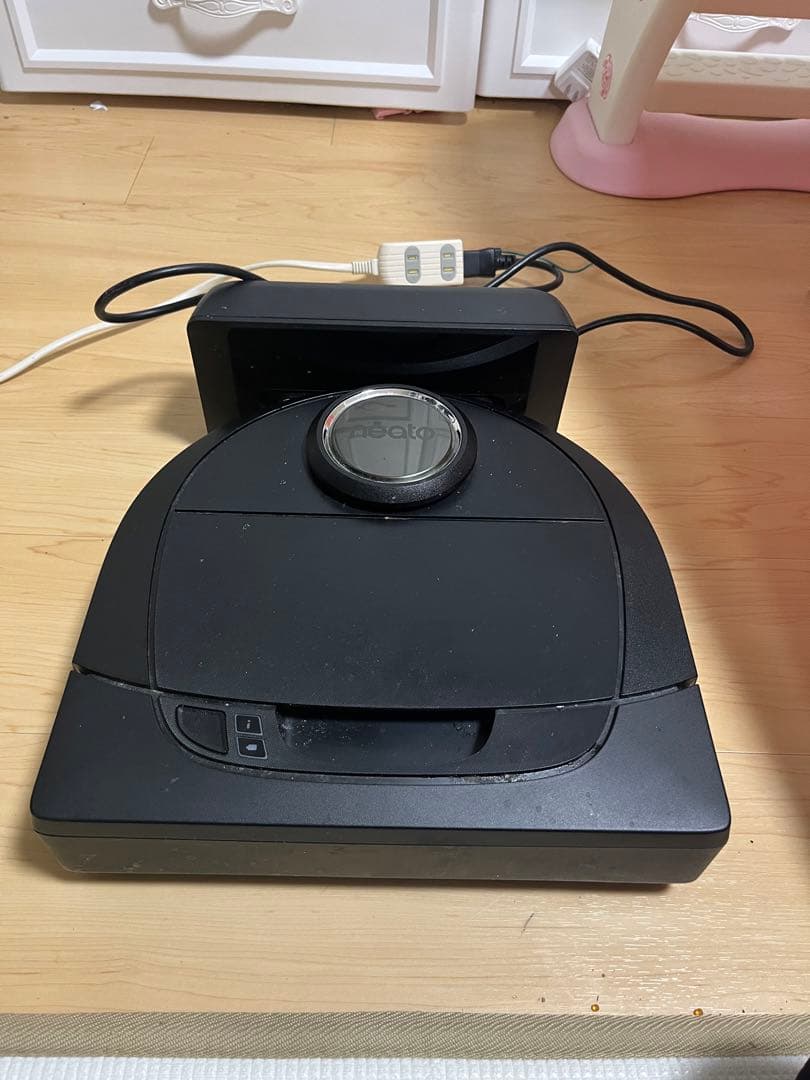 お掃除ロボット　neato