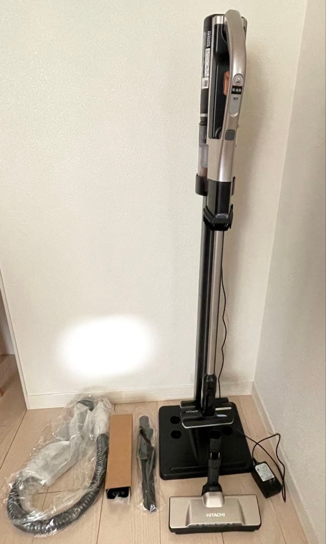 日立 コードレス掃除機 PV-BH900J