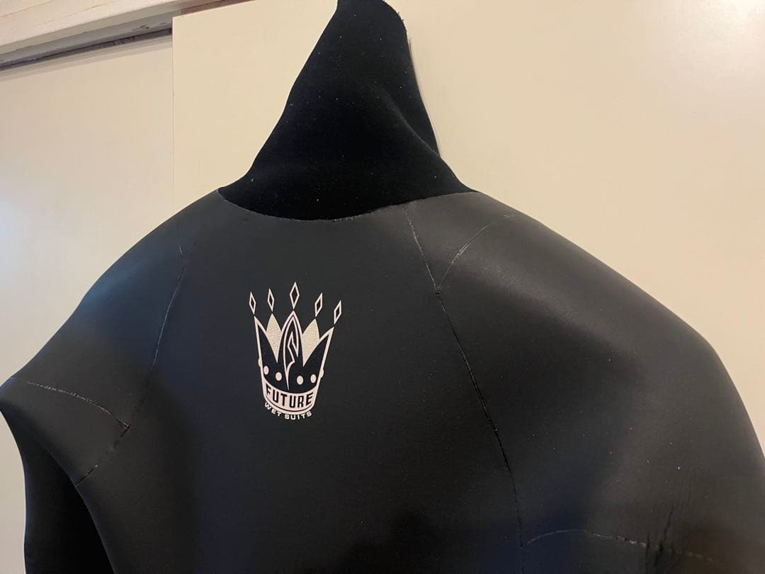 FUTURE WAVE セミドライブ 3mm フルスーツ エアフレイム 起毛