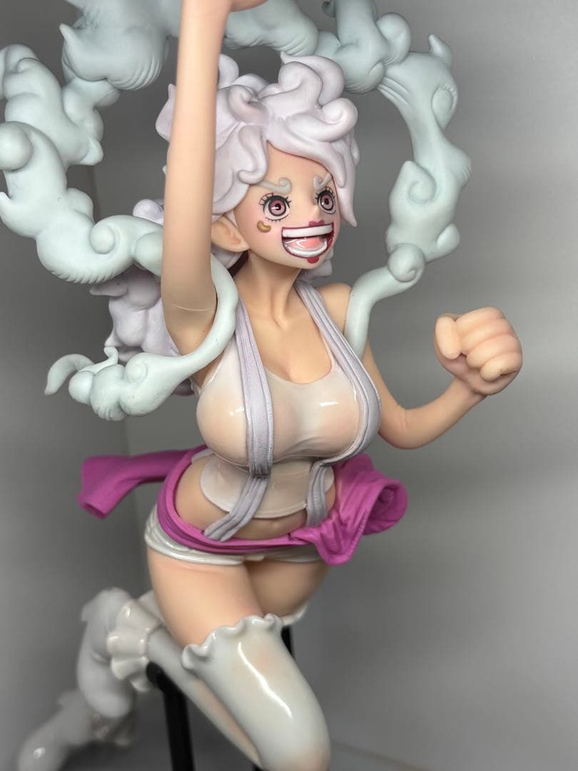 マ*ん様 ワンピース KING OF ARTIST ボニー フィギュア リペイン