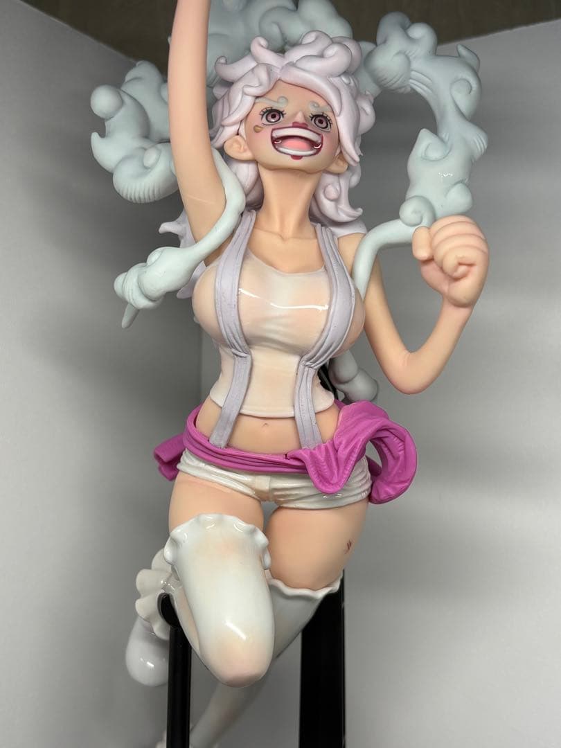 マ*ん様 ワンピース KING OF ARTIST ボニー フィギュア リペイン