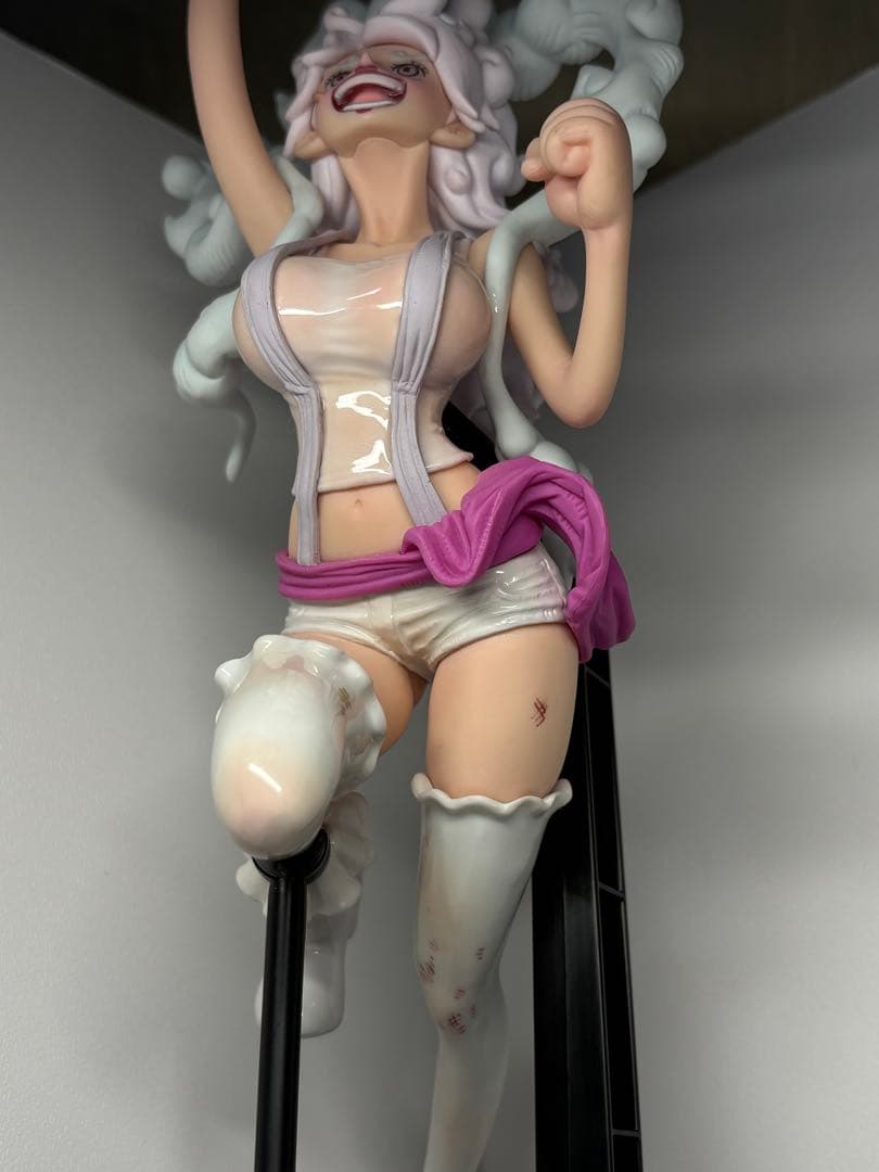 マ*ん様 ワンピース KING OF ARTIST ボニー フィギュア リペイン