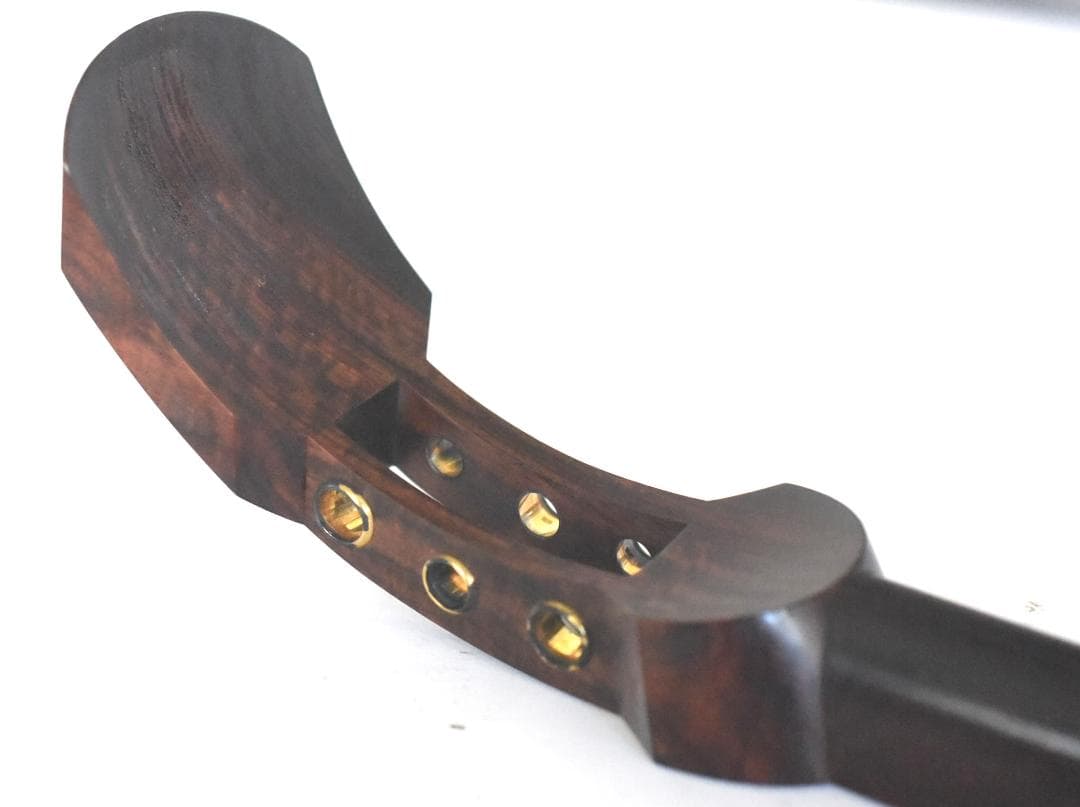 最高級三味線●金細●子持ち綾杉●トチ入り●紅木●ケース付●24-10-19-04