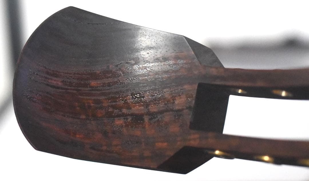 最高級三味線●金細●子持ち綾杉●トチ入り●紅木●ケース付●24-10-19-04