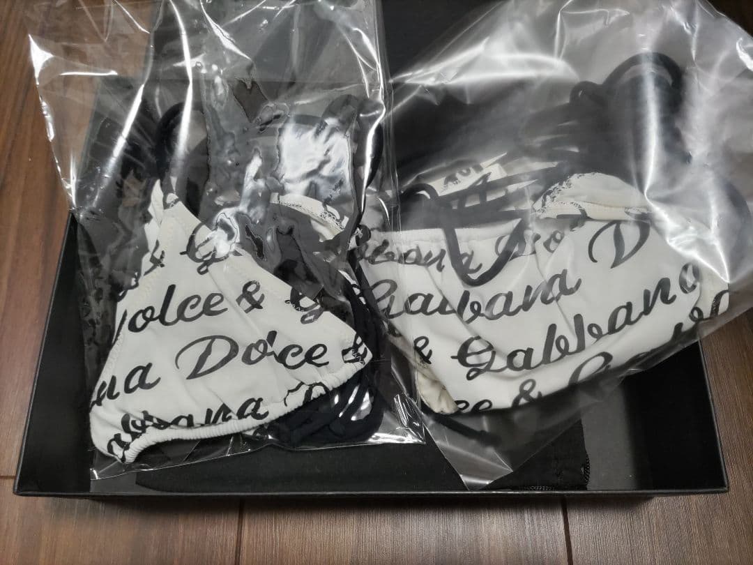 新品未使用★本物正規品☆定価35,000円ドルチェ&ガッバーナ　ビキニ　S　7号