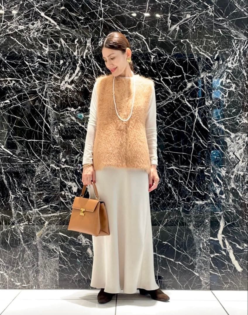 2025新作 トゥモローランドBallsey フェザーヤーン ペプラムベスト