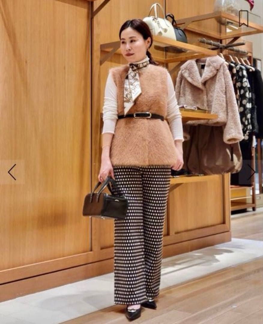 2025新作 トゥモローランドBallsey フェザーヤーン ペプラムベスト