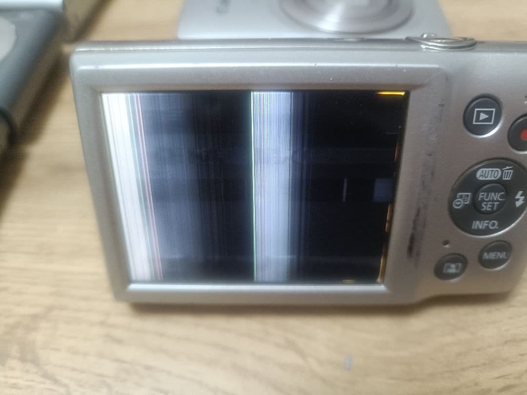 Canon IXY コンパクトデジタルカメラ 　NIKON　Cyber-shot