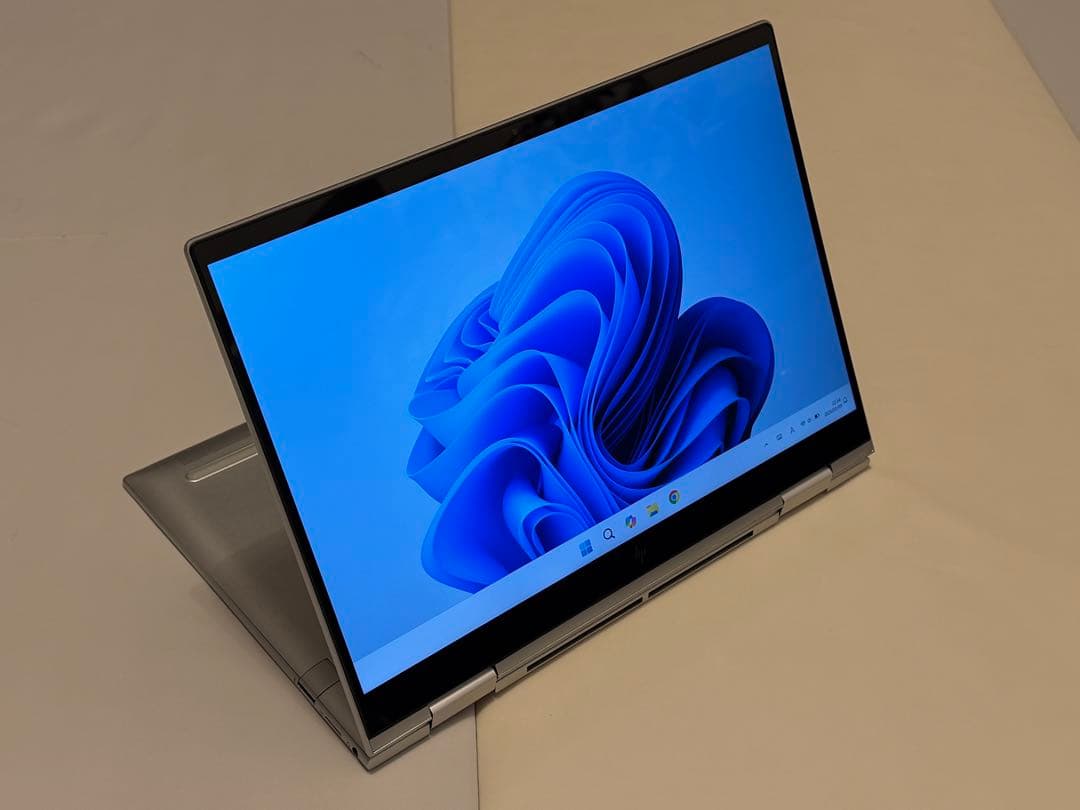 OLED高精細 HP Envy x360 i5 8GB 512GB