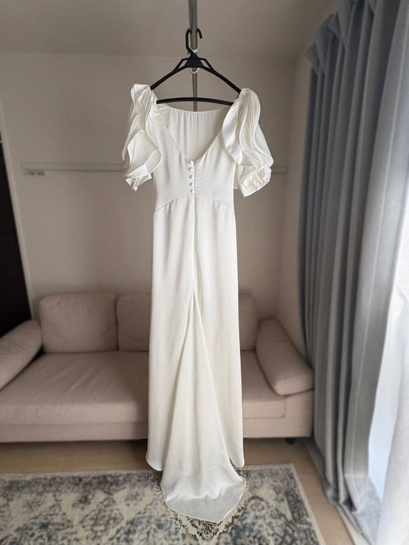 パフスリーブ サテンソフトマーメイドウエディングドレス 二次会 花嫁 S