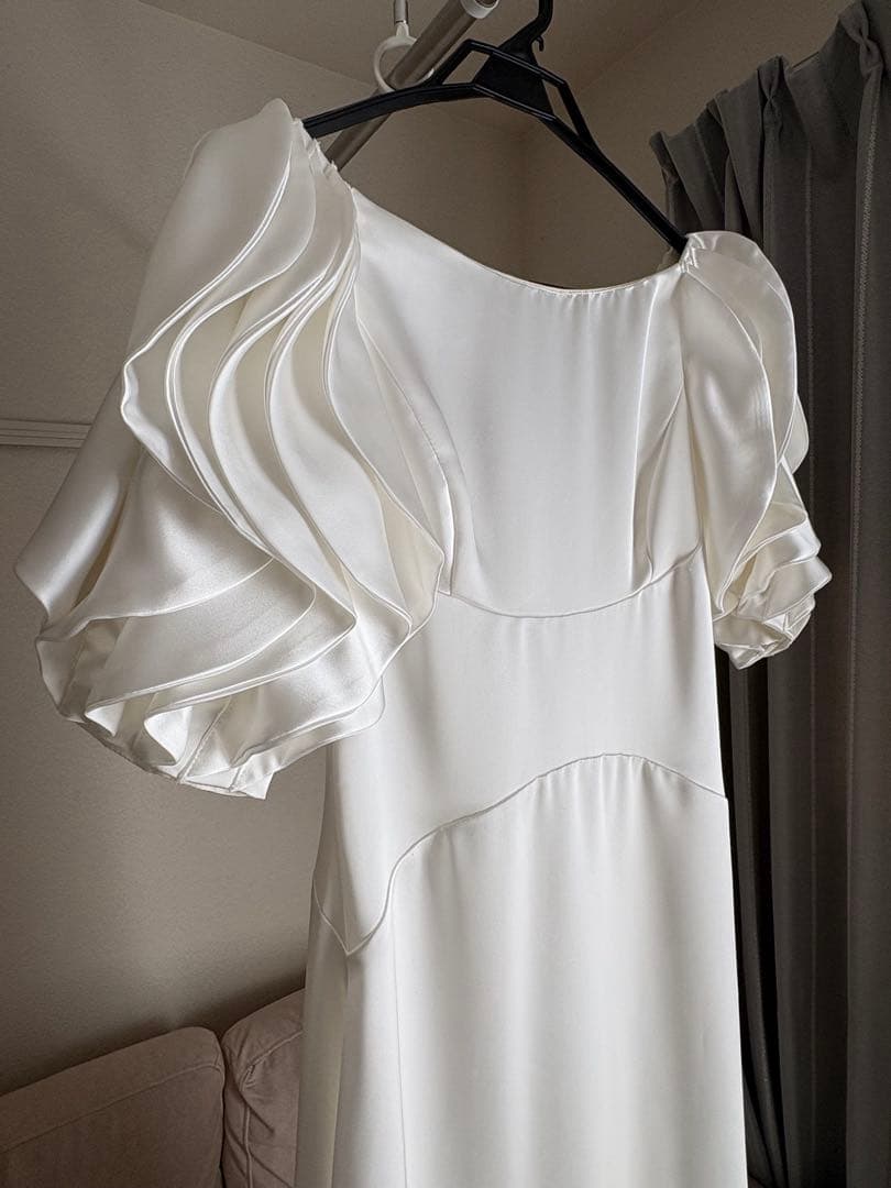 パフスリーブ サテンソフトマーメイドウエディングドレス 二次会 花嫁 S