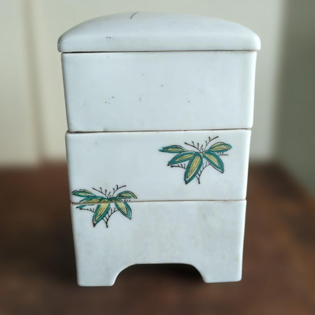 骨董　段重箱　陶器　松竹梅　三段重　アンティーク　物入　おせち